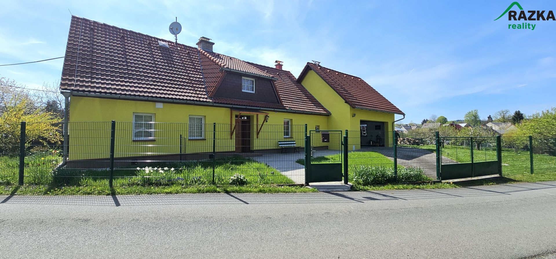RD 5+1 (192 m2) s dvougaráží Labuť, okr. Tachov - titulní obrázek--