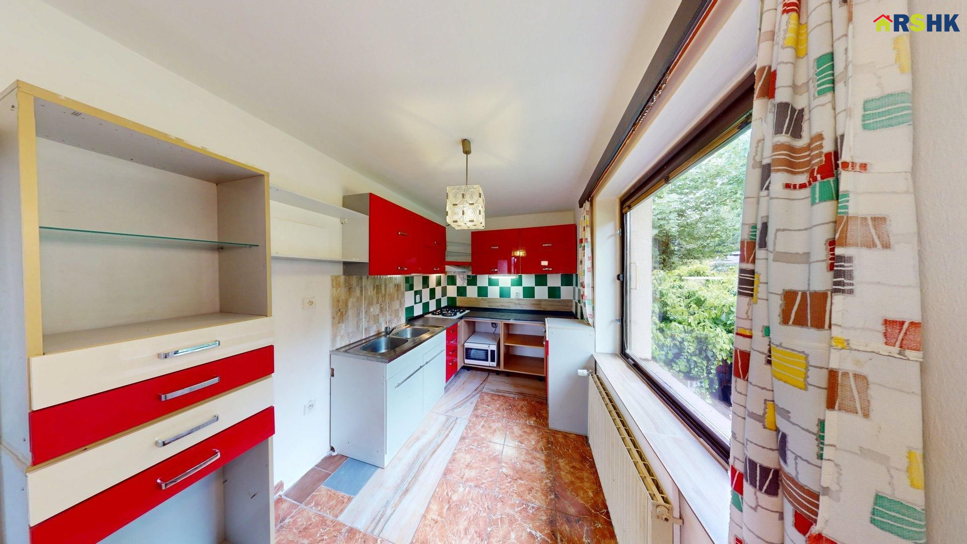 Prodej RD se zahradou na exkluzívním místě - obrázek č.7