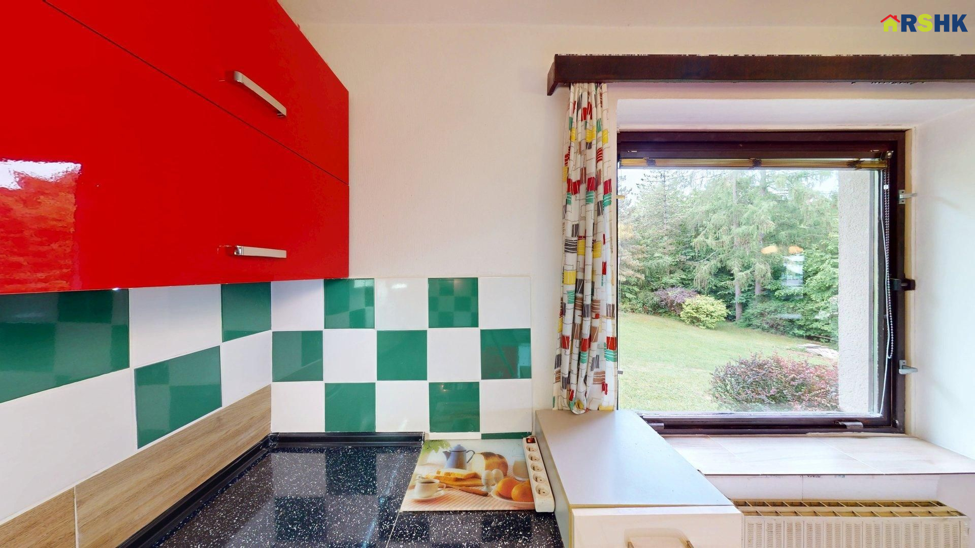 Prodej RD se zahradou na exkluzívním místě - obrázek č.8