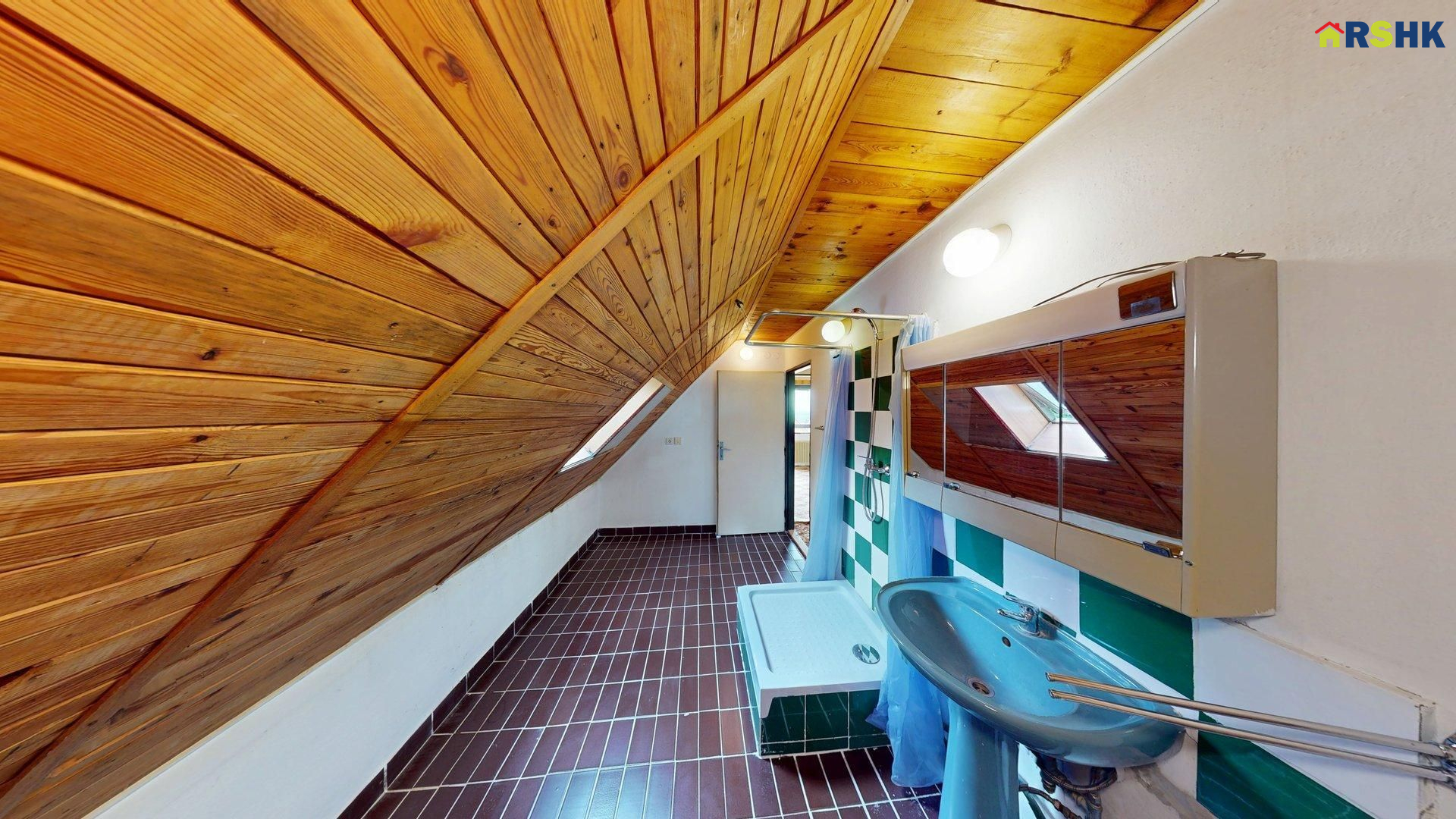 Prodej RD se zahradou na exkluzívním místě - obrázek č.13