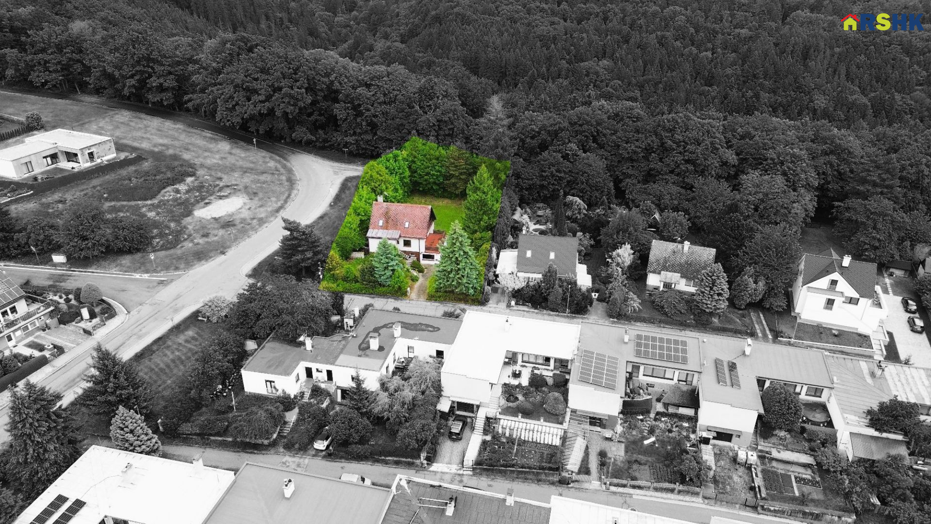 Prodej RD se zahradou na exkluzívním místě - obrázek č.28