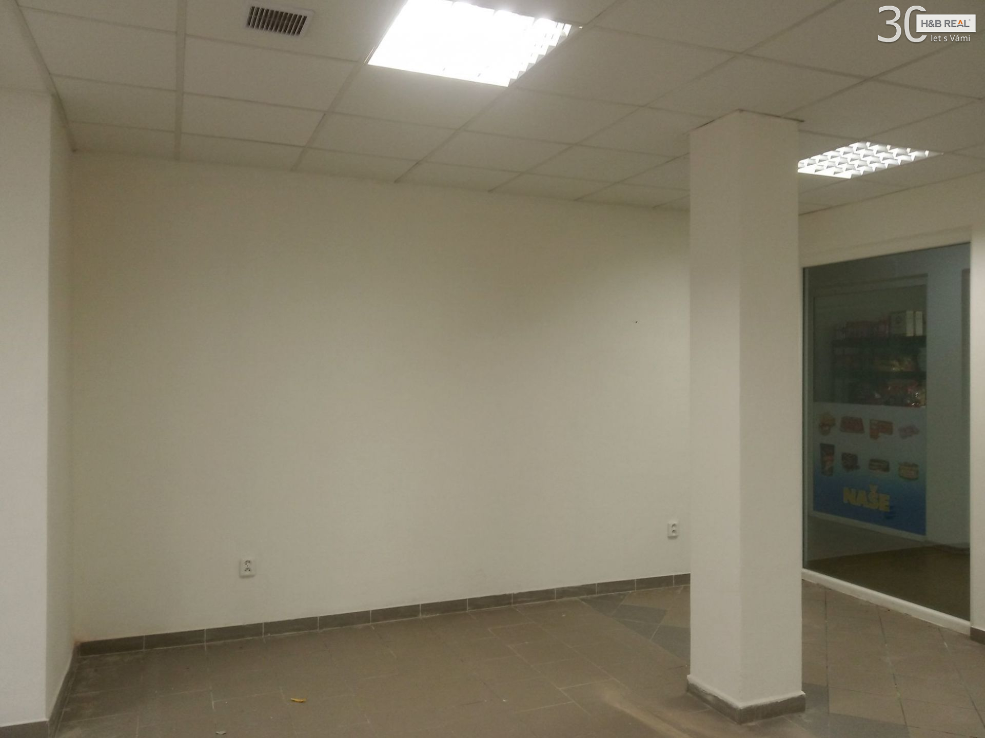 Pronájem komerčního prostoru (obchod, 43m2, Hranice) - obrázek č.2