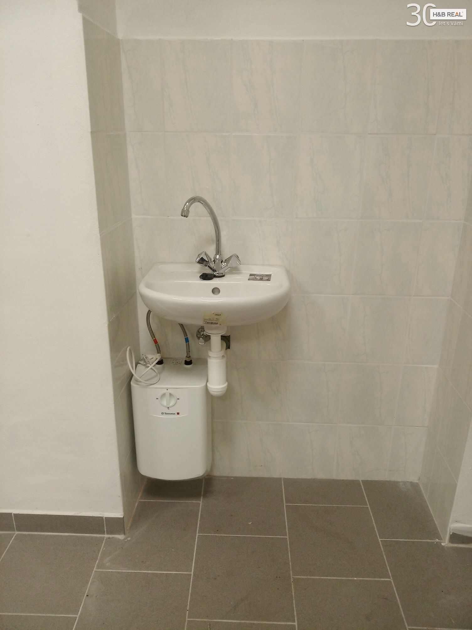 Pronájem komerčního prostoru (obchod, 43m2, Hranice) - obrázek č.5