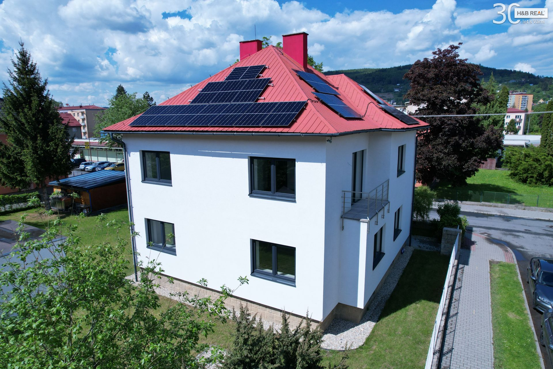Prodej exkluzivní vily - titulní obrázek--