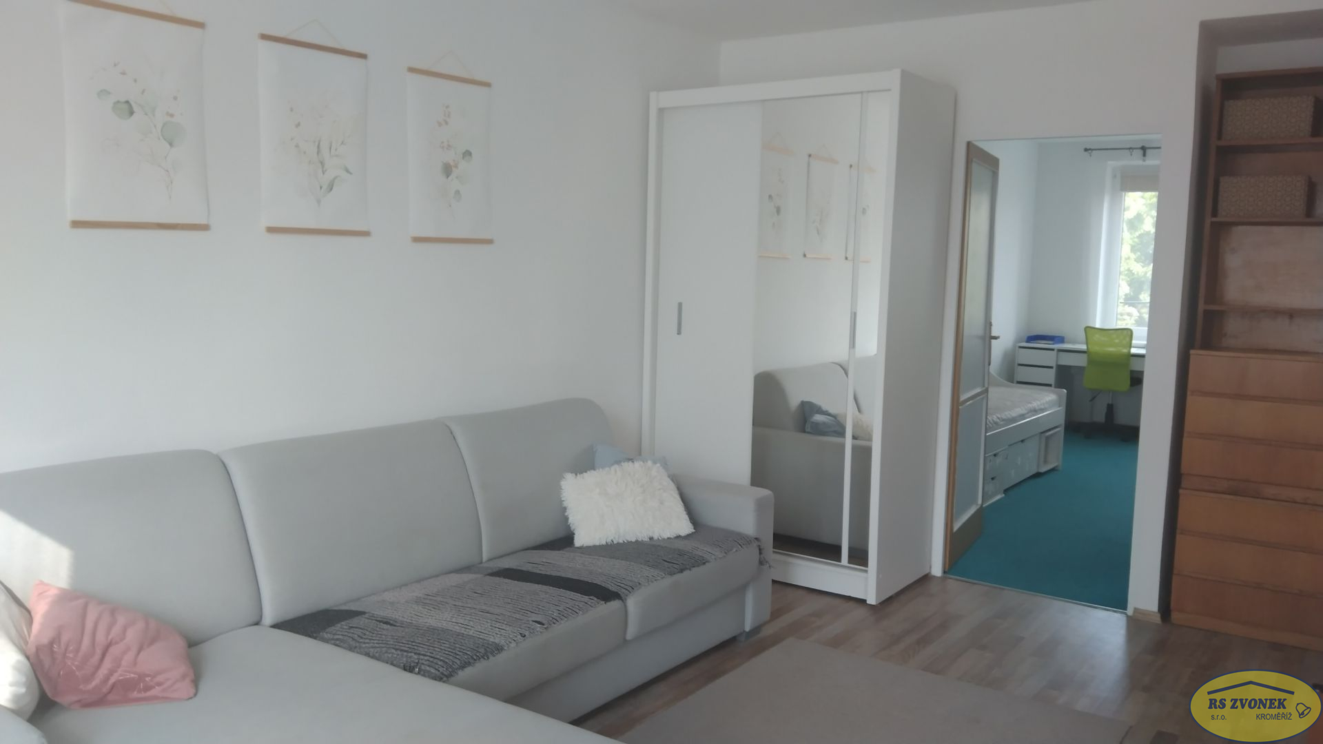 Pronájem bytu 2+1 Hulín, Holešovská - titulní obrázek--