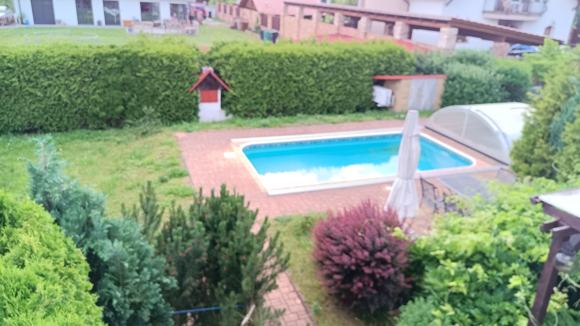 Velký RD 5+1 se 2 koupelnami a bazénem ve Vrbové Lhotě - obrázek č.2