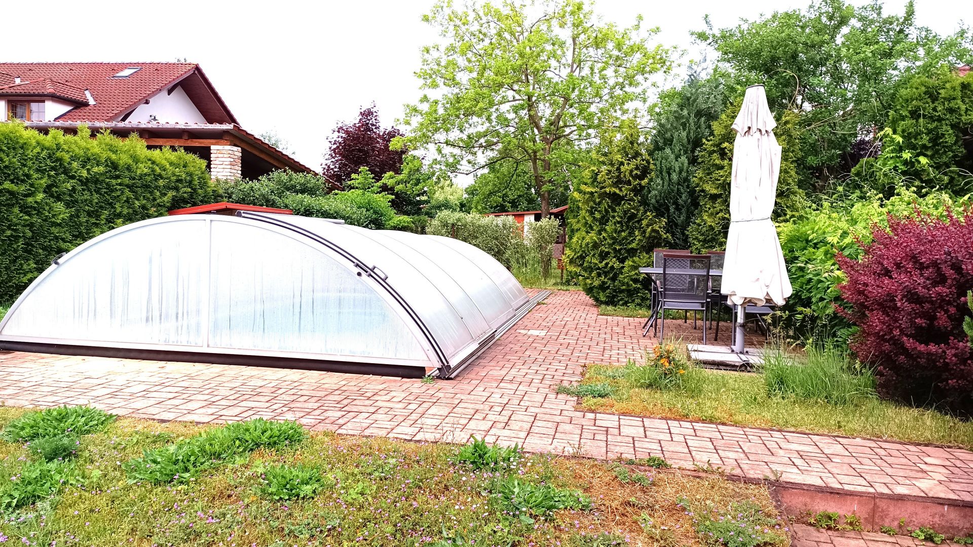 Velký RD 5+1 se 2 koupelnami a bazénem ve Vrbové Lhotě - obrázek č.3