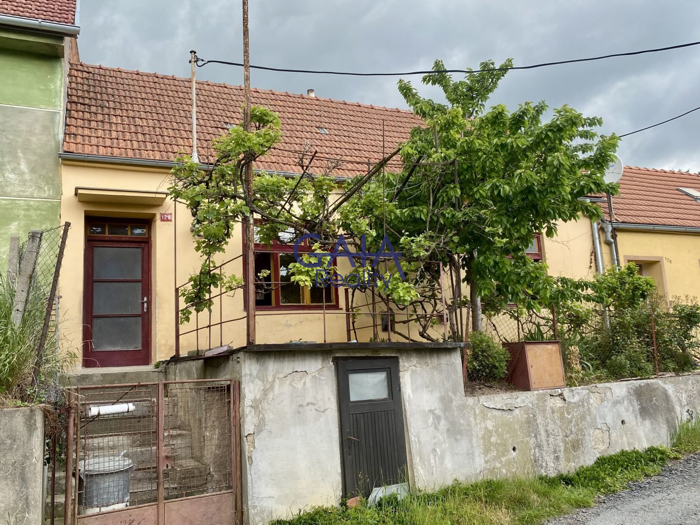 Prodej rodinného domu 2+1 se zahrádkou - titulní obrázek--