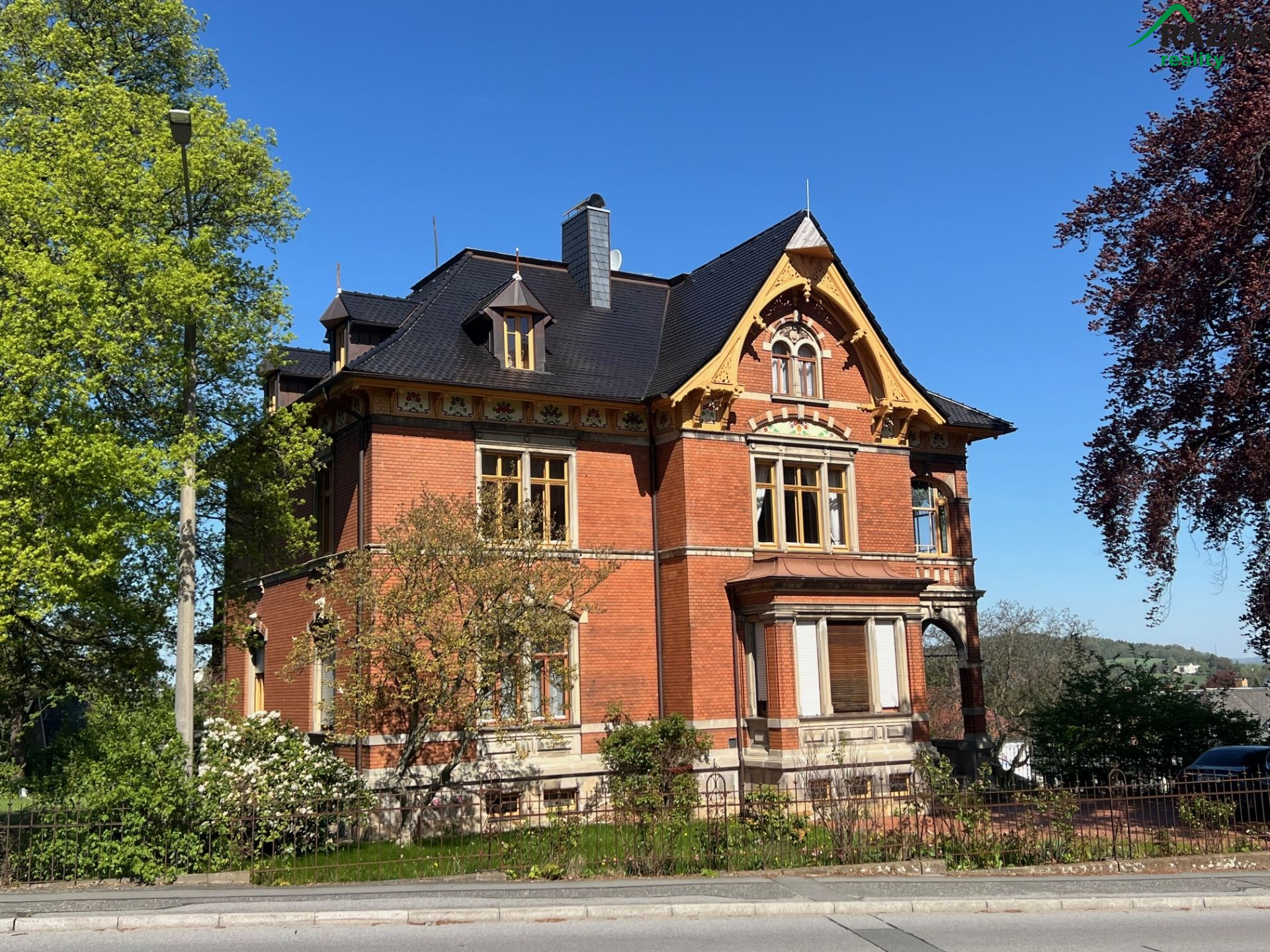 prostorna_a_luxusne_vybavena_vila_z_19._stoleti__neugersdorf