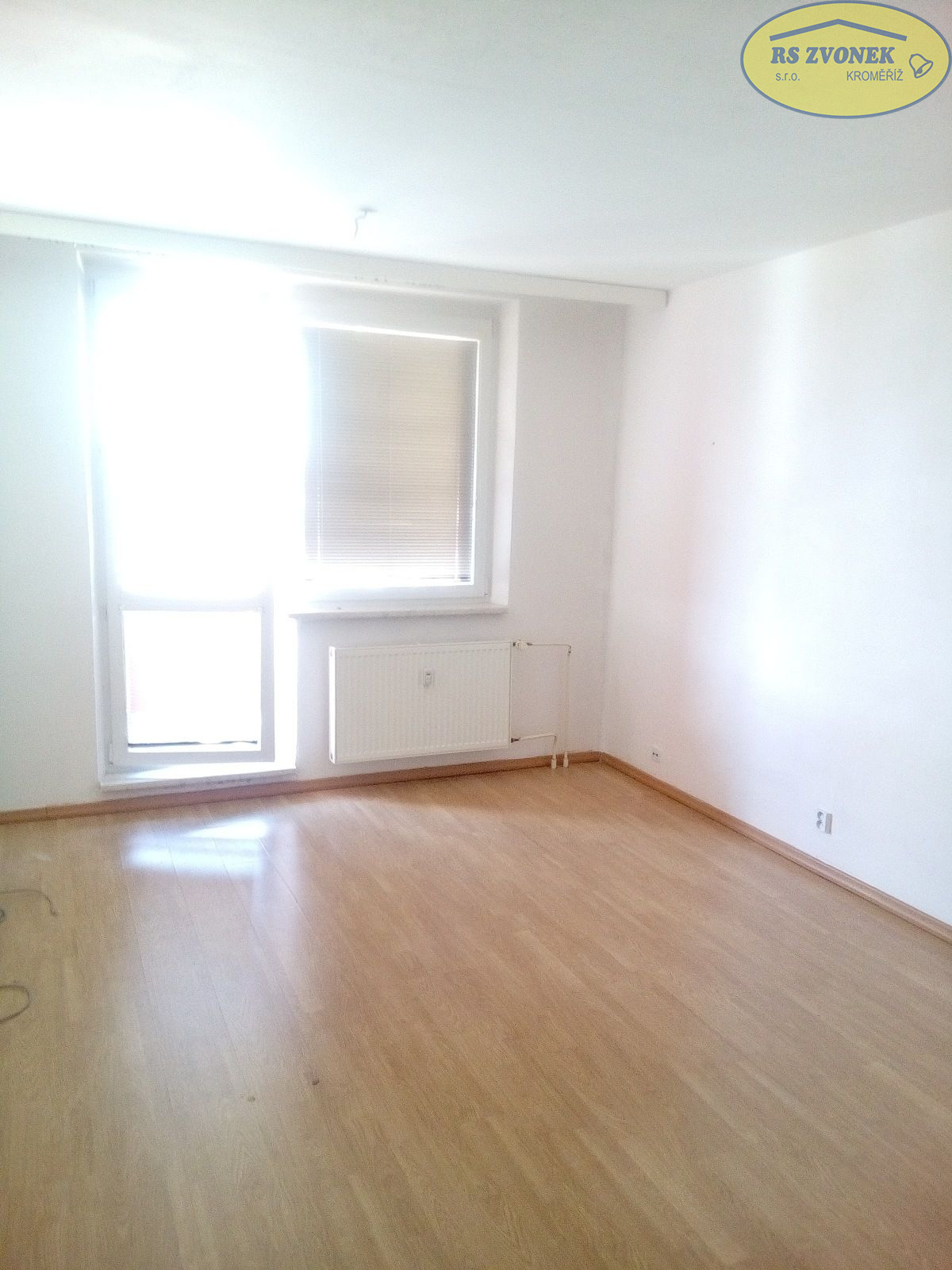 Pronájem BOV 1+kk Oskol, Kroměříž - titulní obrázek--