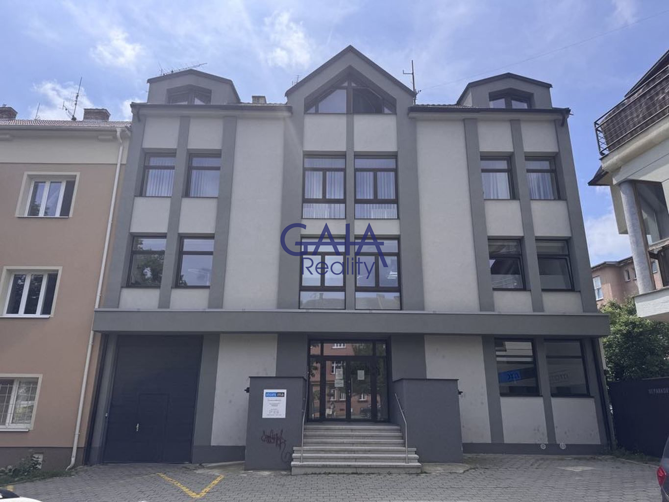 Pronájem kanceláře 20 m² v centru města - titulní obrázek--