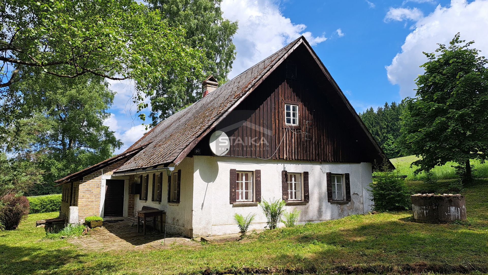Prodej chalupy na polosamotě v Orlických horách - titulní obrázek--