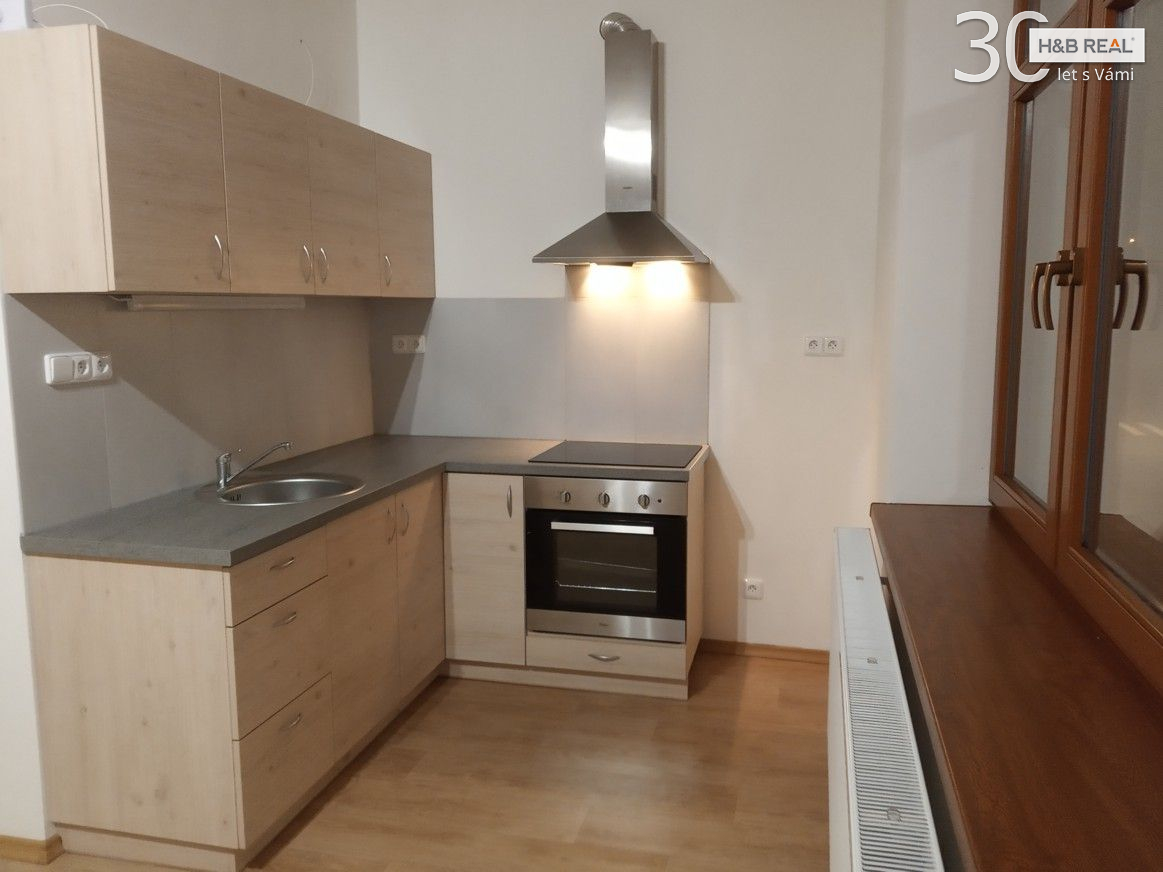 Pronájem zděného rek. bytu 2+KK (Hranice, 50 m2) - titulní obrázek--