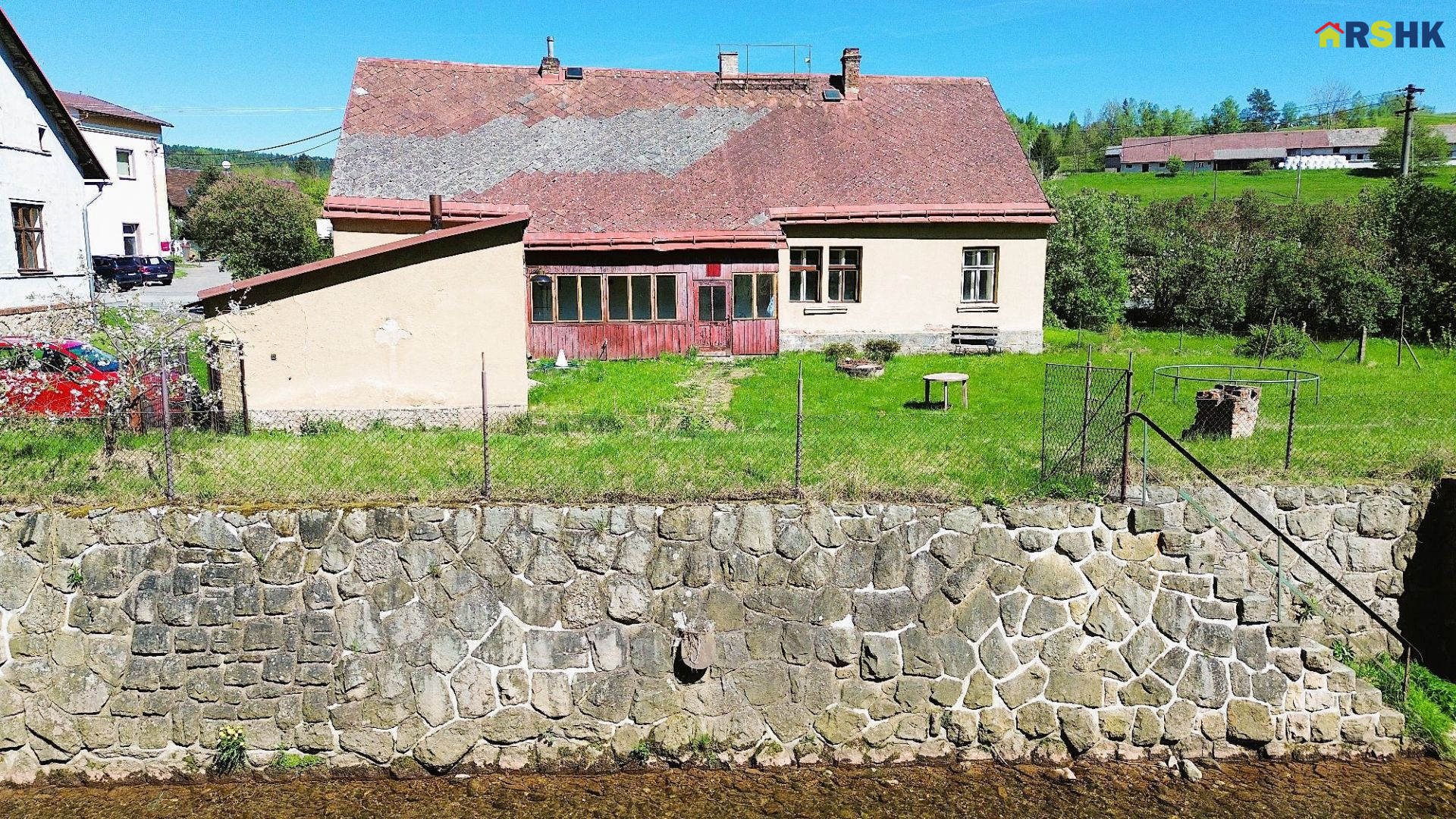 Prodej RD k rekonstrukci, Suchovršice, pozemek 1.416 m2 - obrázek č.9