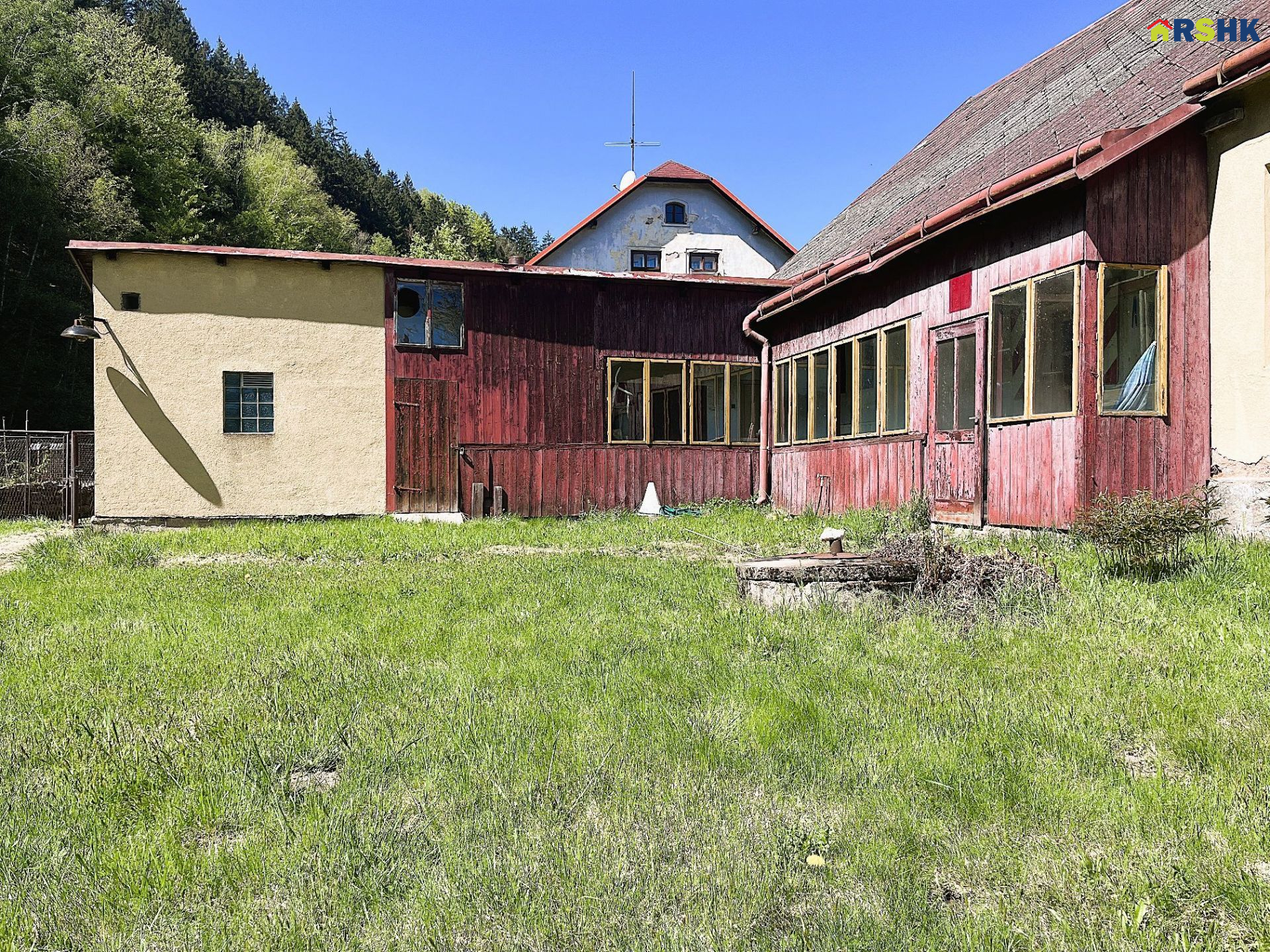 Prodej RD k rekonstrukci, Suchovršice, pozemek 1.416 m2 - obrázek č.10