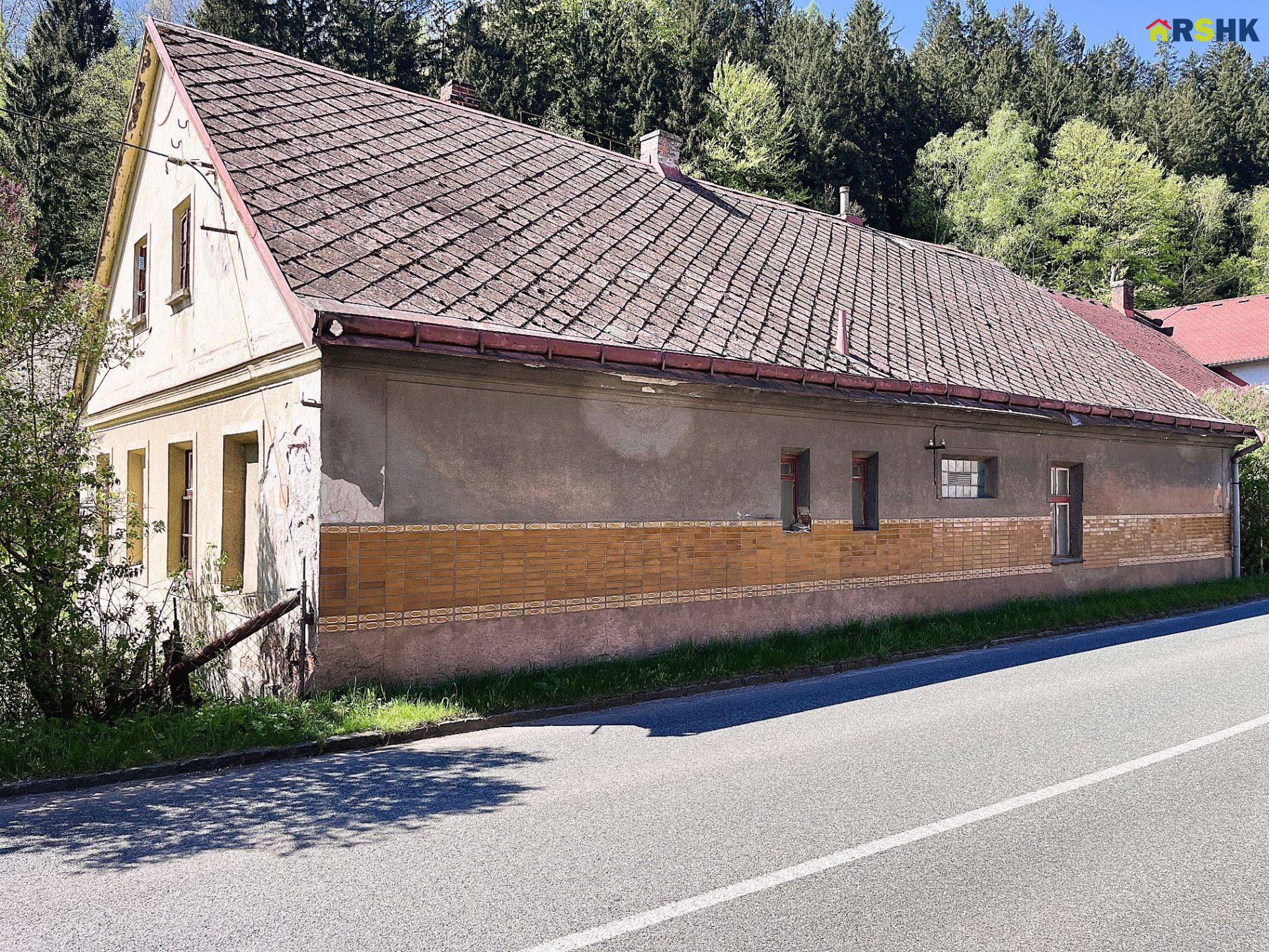 Prodej RD k rekonstrukci, Suchovršice, pozemek 1.416 m2 - obrázek č.13