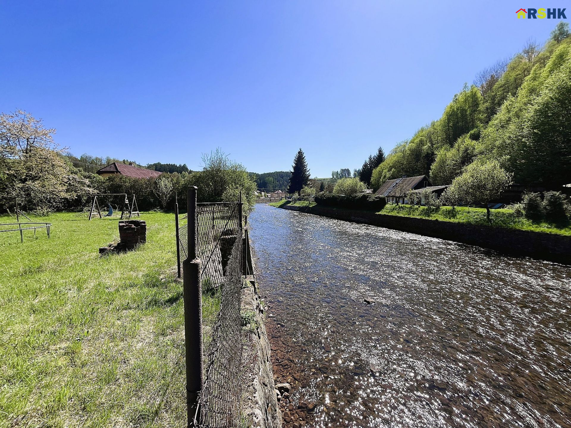 Prodej RD k rekonstrukci, Suchovršice, pozemek 1.416 m2 - obrázek č.17