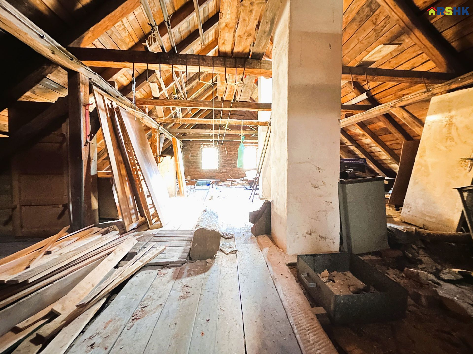 Prodej RD k rekonstrukci, Suchovršice, pozemek 1.416 m2 - obrázek č.21