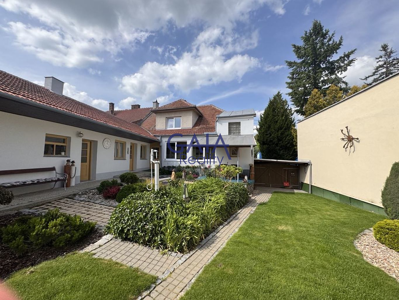 Prodej rod. domu 6+1 s krásnou zahradou - obrázek č.20