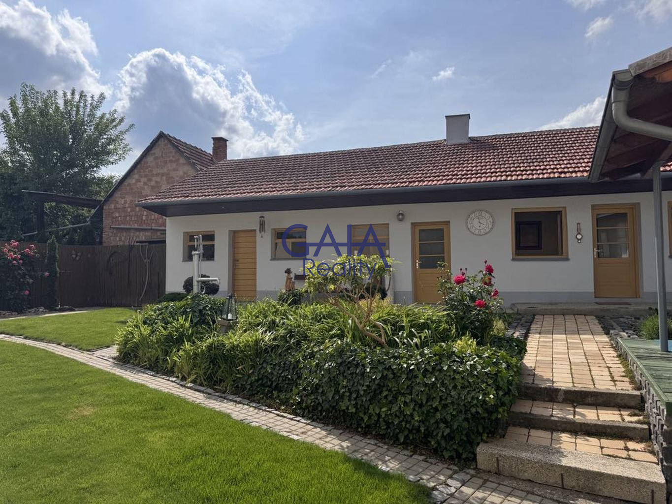 Prodej rod. domu 6+1 s krásnou zahradou - obrázek č.22