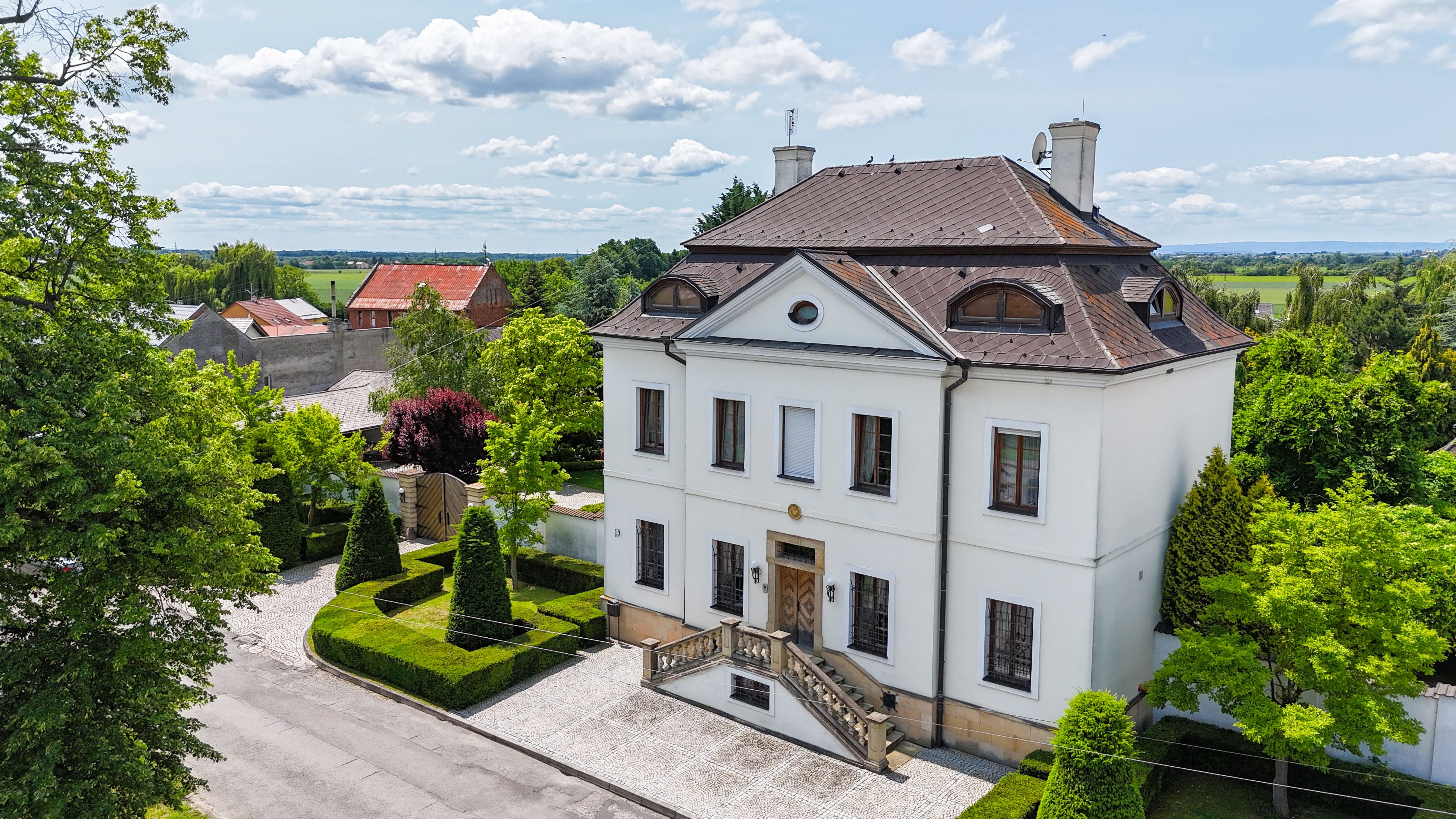 Rodinné sídlo ve Vsisku u Olomouce - titulní obrázek--