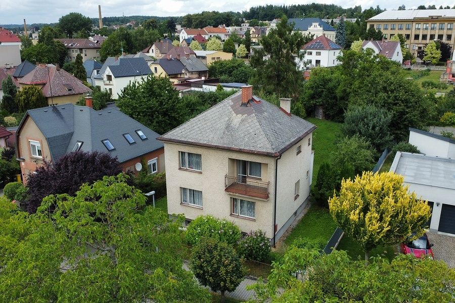 Rodinný dům s velkou zahradou, Erbenova, Hořice, JC - titulní obrázek--