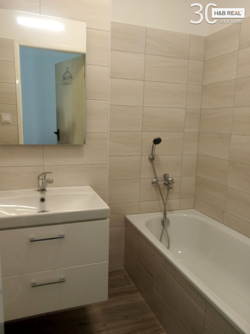 Pronájem prostorného rekonst. bytu 3+kk (Hranice, 75 m2) - obrázek č.2