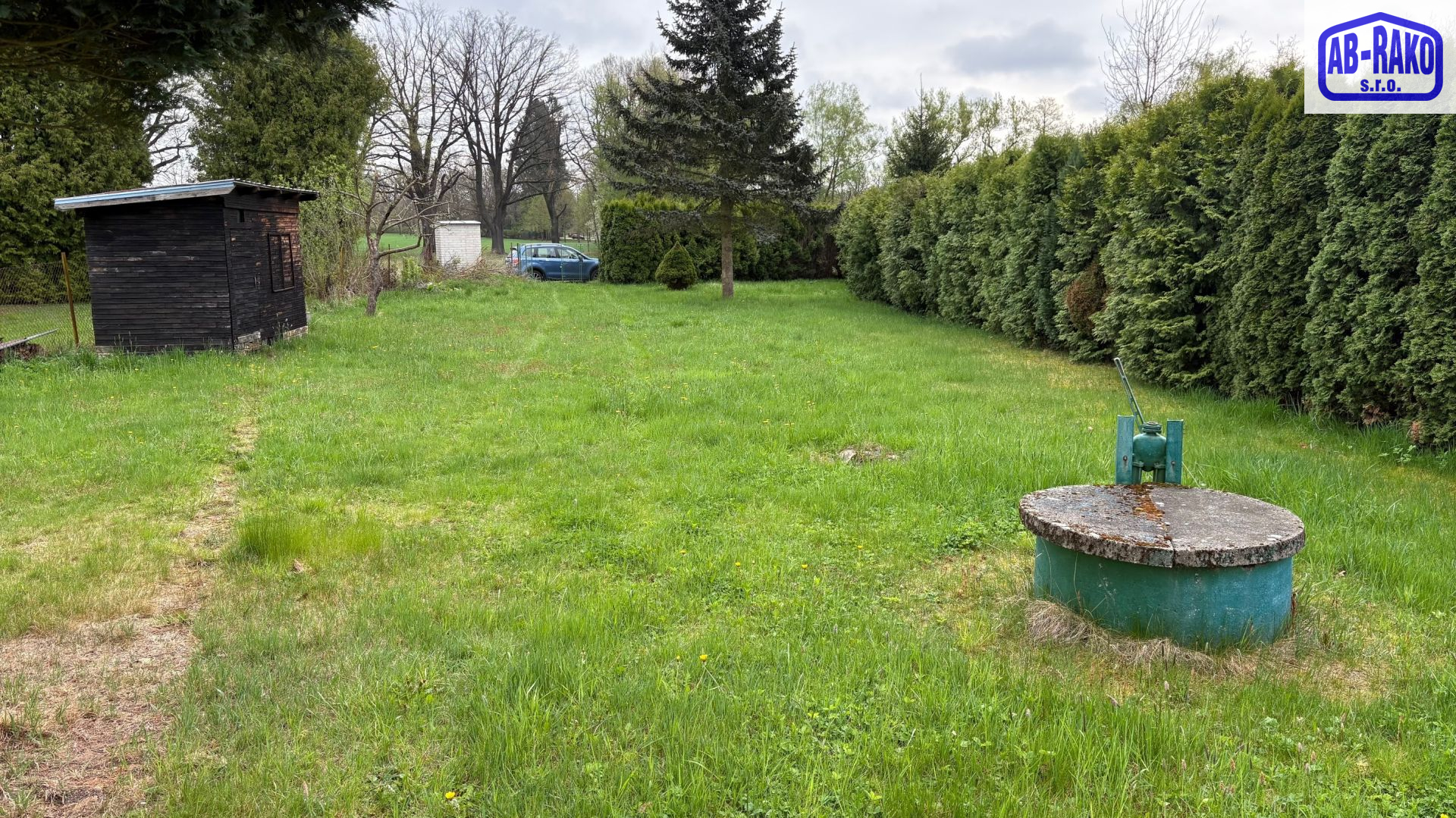 Zděná chata se vééélkou zahradou za Novou Včelnicí - obrázek č.10