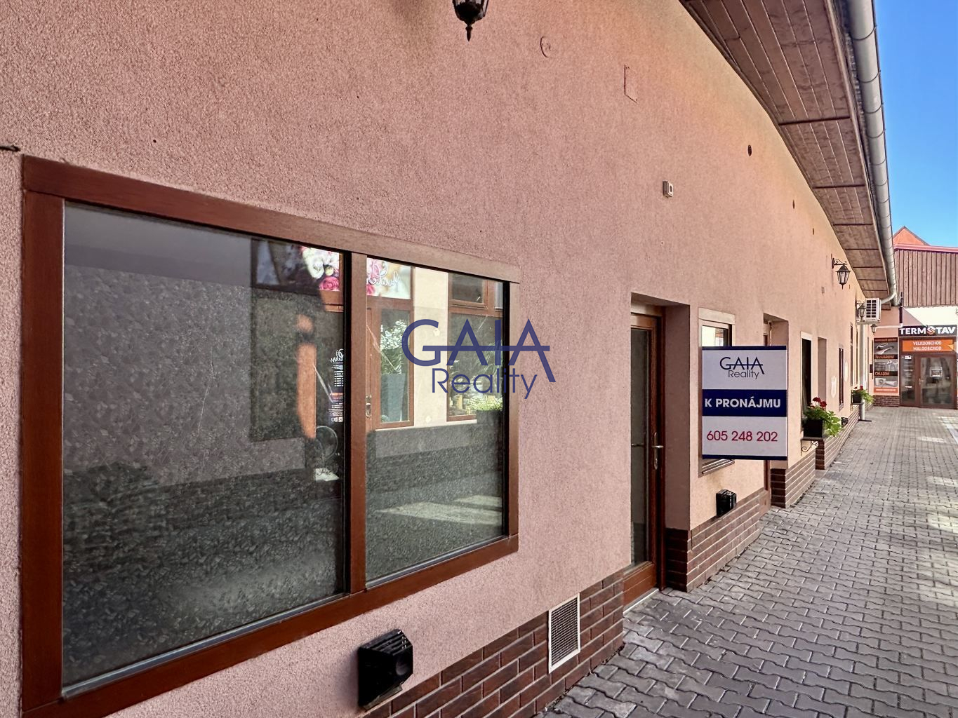 Přízemní obchodní prostor v centru Kyjova - titulní obrázek--