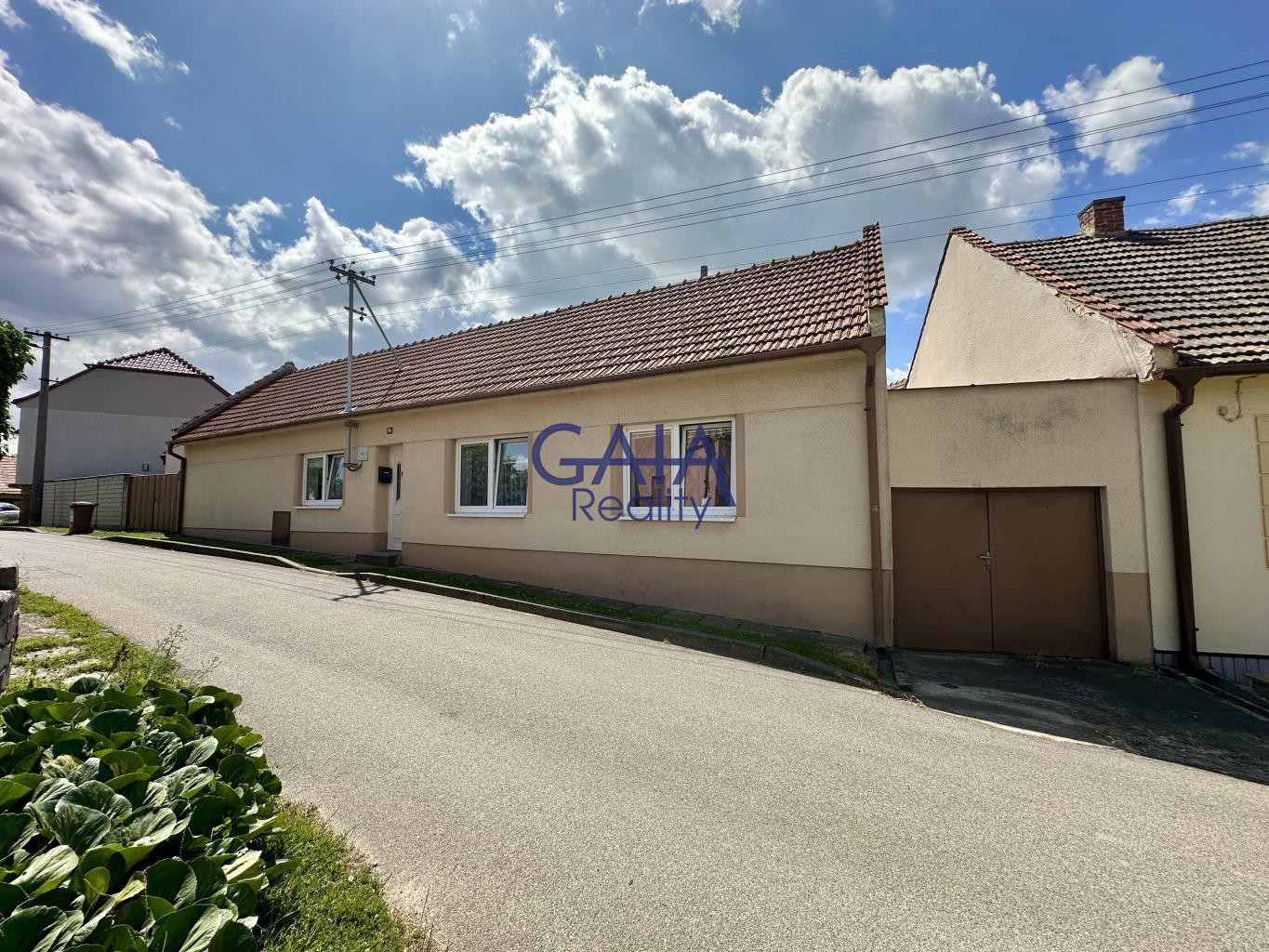 Bydlení či chalupa kousek od Kyjova - titulní obrázek--