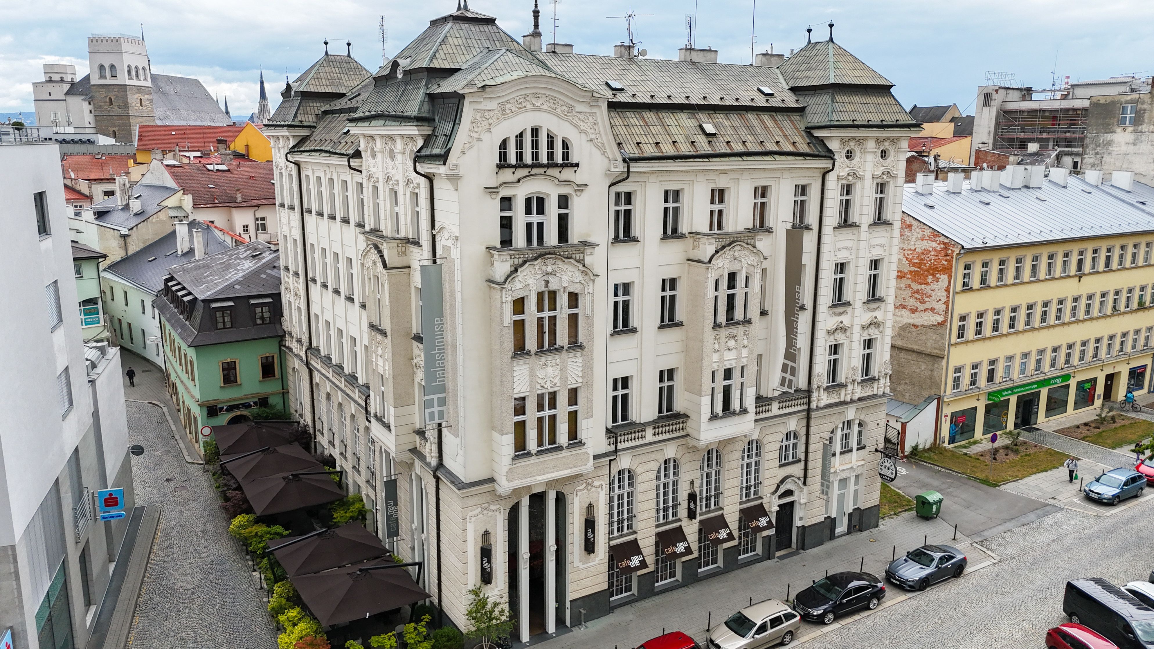 Pronájem luxusních kanceláří v centru Olomouce - titulní obrázek--