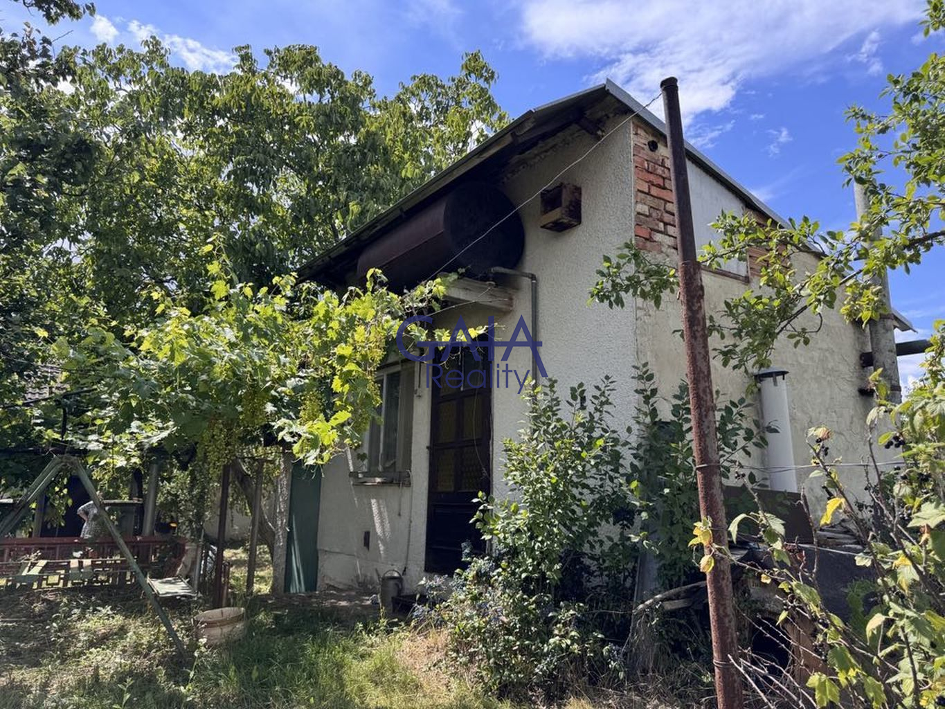 Prodej rodinného domu 3+1 s hezkou zahradou a vinným sklepem - obrázek č.15