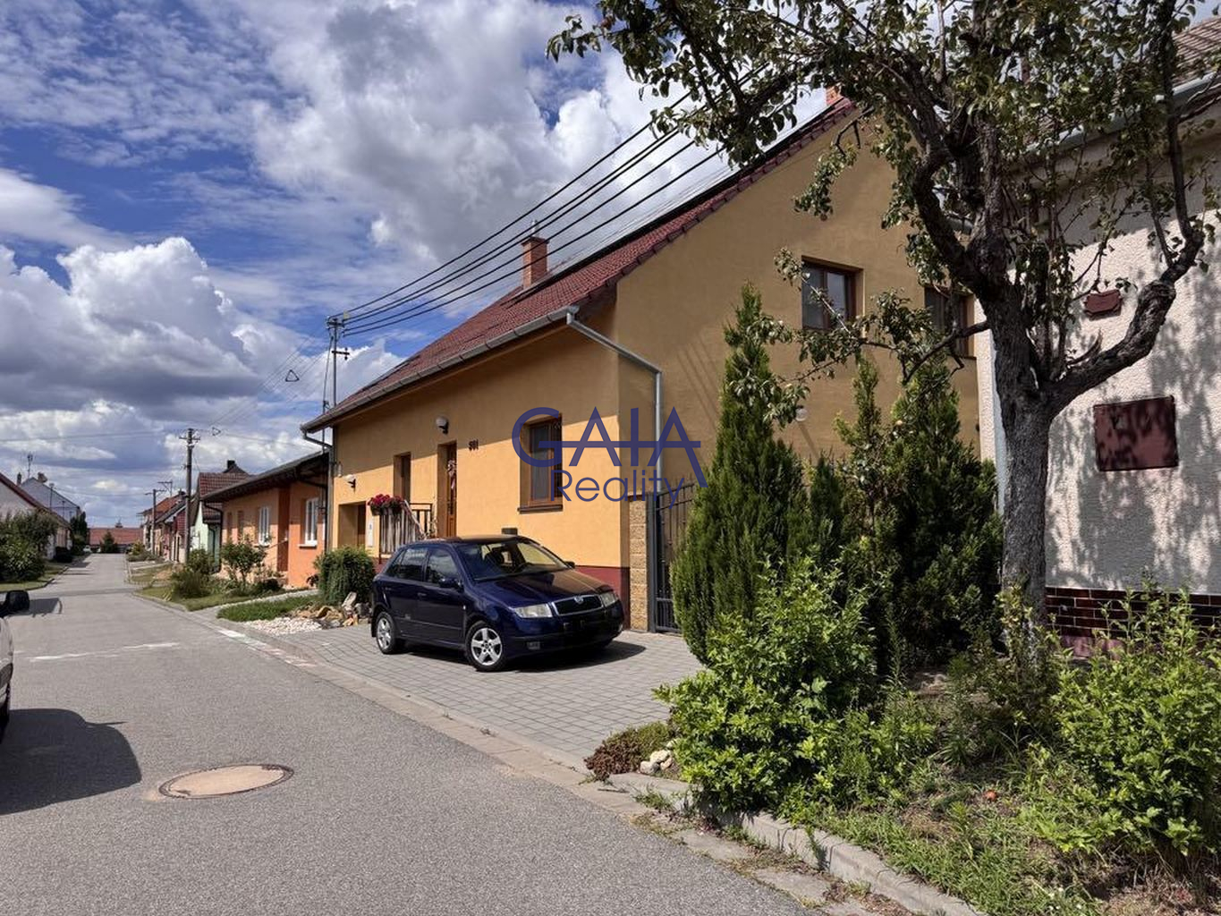 Prodej rodinného domu 3+1 s hezkou zahradou a vinným sklepem - obrázek č.20