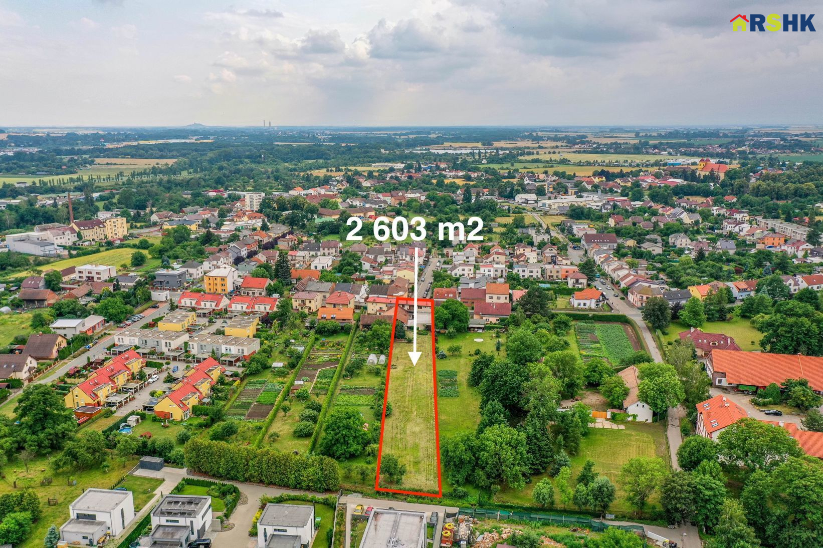 RD s 2 byty 3+1, garážemi, HK, ul. Zelená, pozemek 2.603 m2 - obrázek č.1