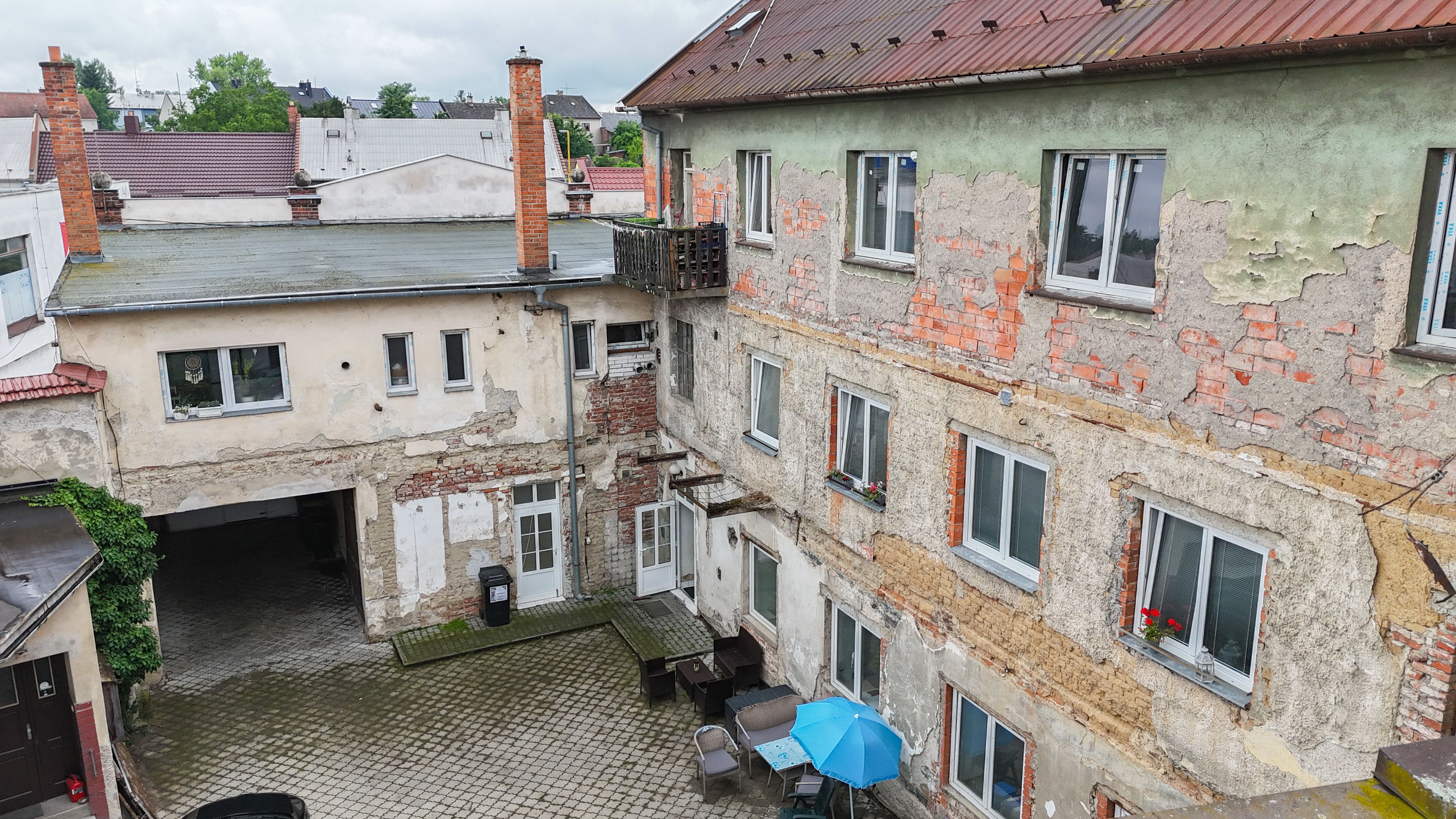 Prodej objektu s pěti byty a prodejnou ve Velké Bystřici - obrázek č.9