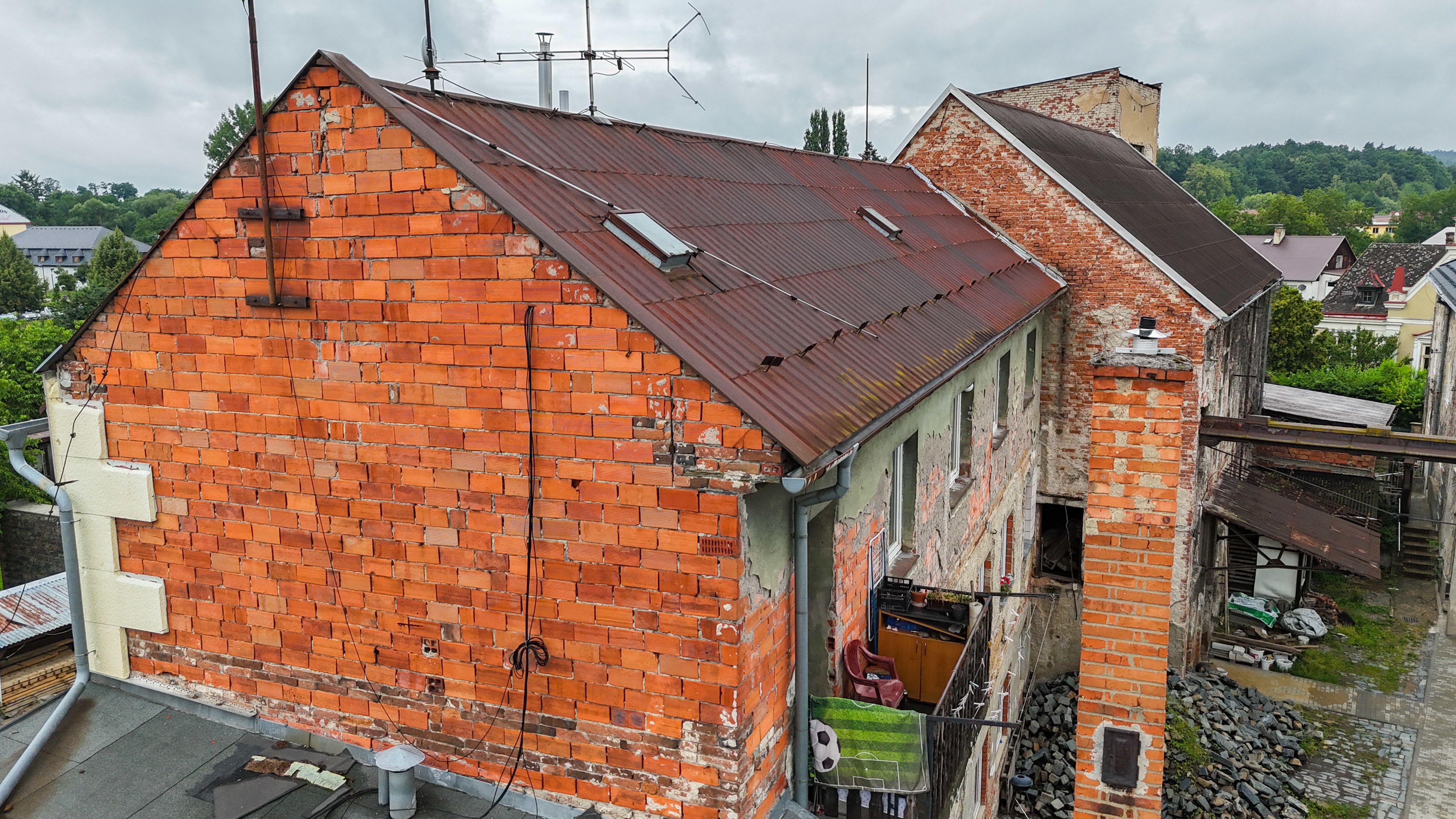 Prodej objektu s pěti byty a prodejnou ve Velké Bystřici - obrázek č.11