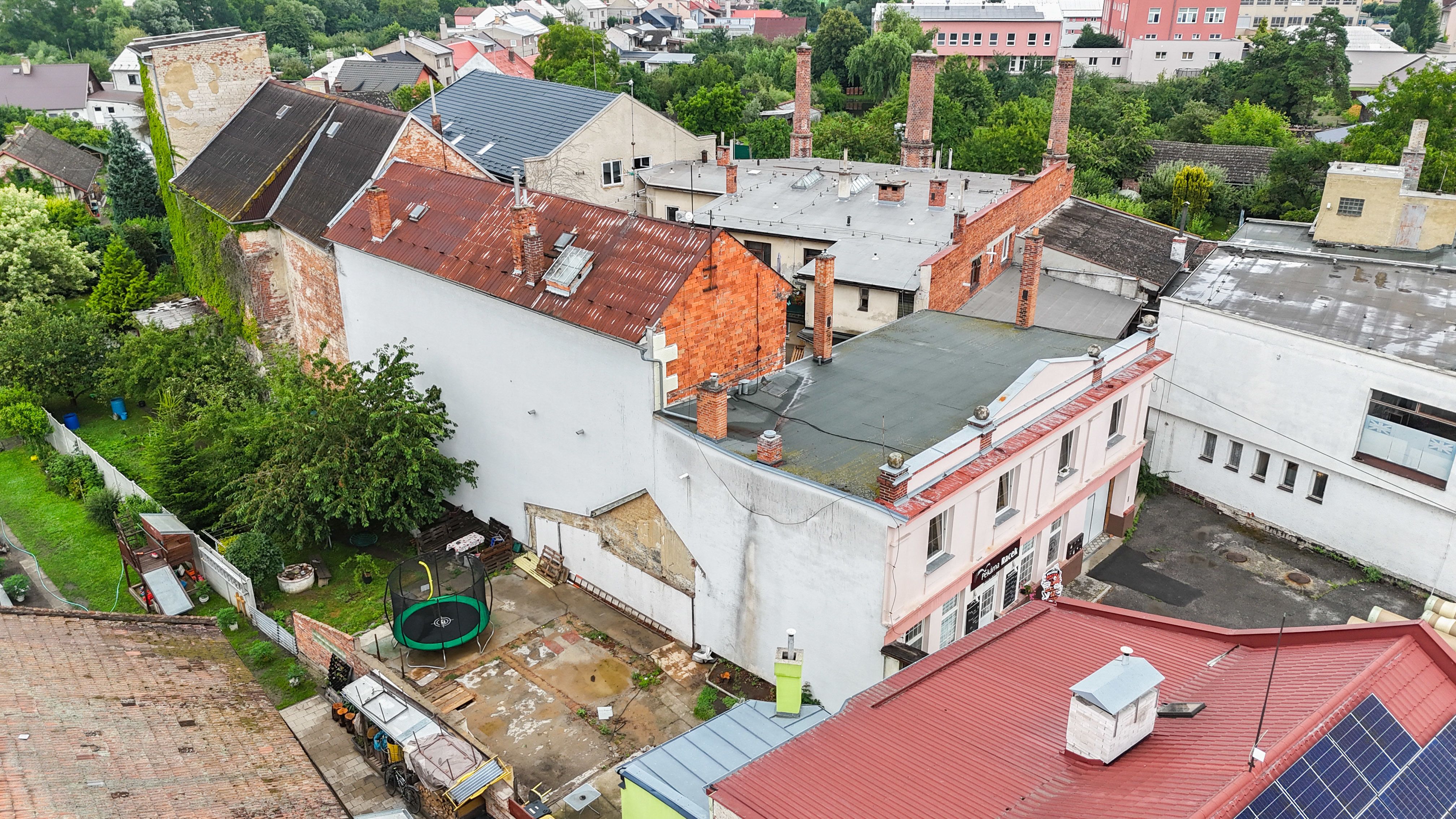 Prodej objektu s pěti byty a prodejnou ve Velké Bystřici - obrázek č.15