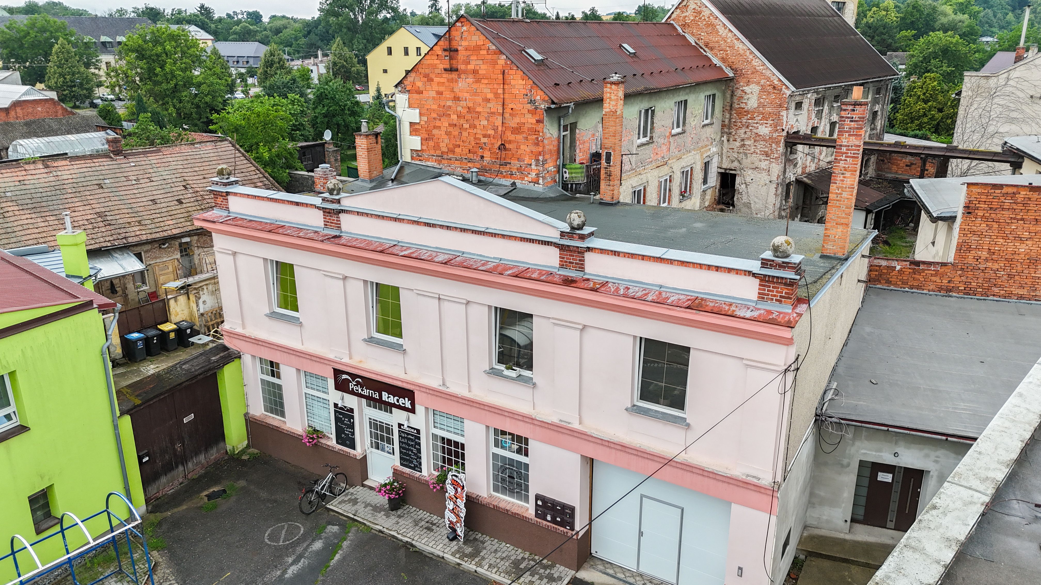 Prodej objektu s pěti byty a prodejnou ve Velké Bystřici - obrázek č.17