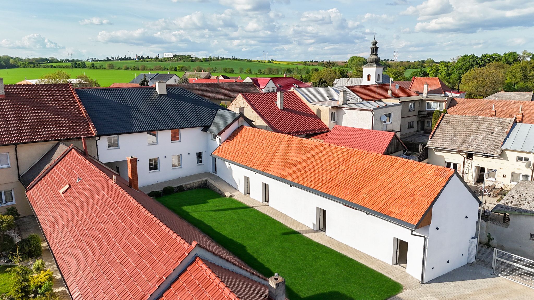 Prodej hezkého bytu 2+kk u Olomouce - obrázek č.1