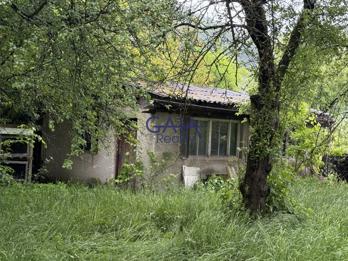Stavební místo s původním domem v malebné části Svatý Štěpán - obrázek č.14