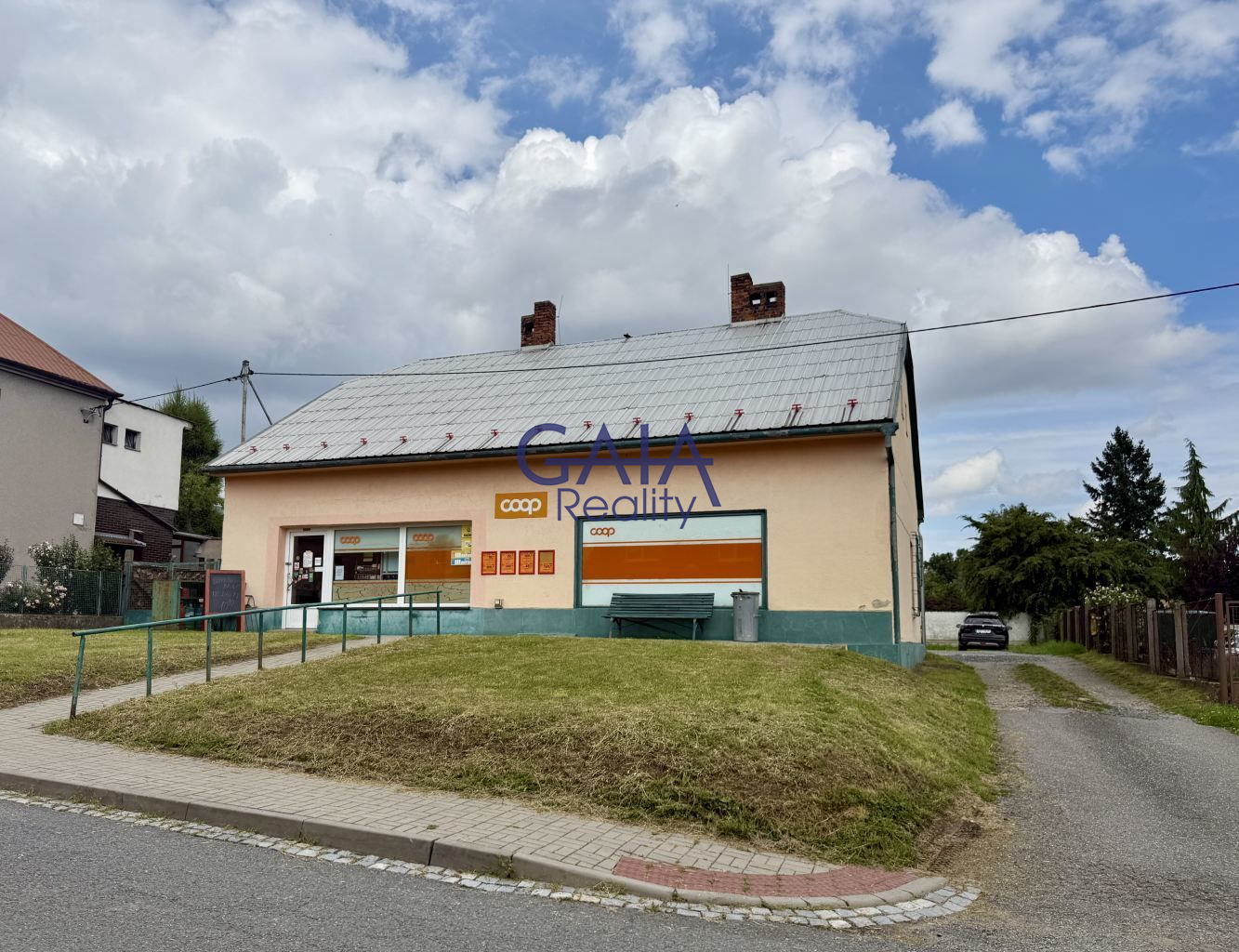 Komerční objekt s pozemkem 837 m² – Hlinsko p. Hostýnem - titulní obrázek--
