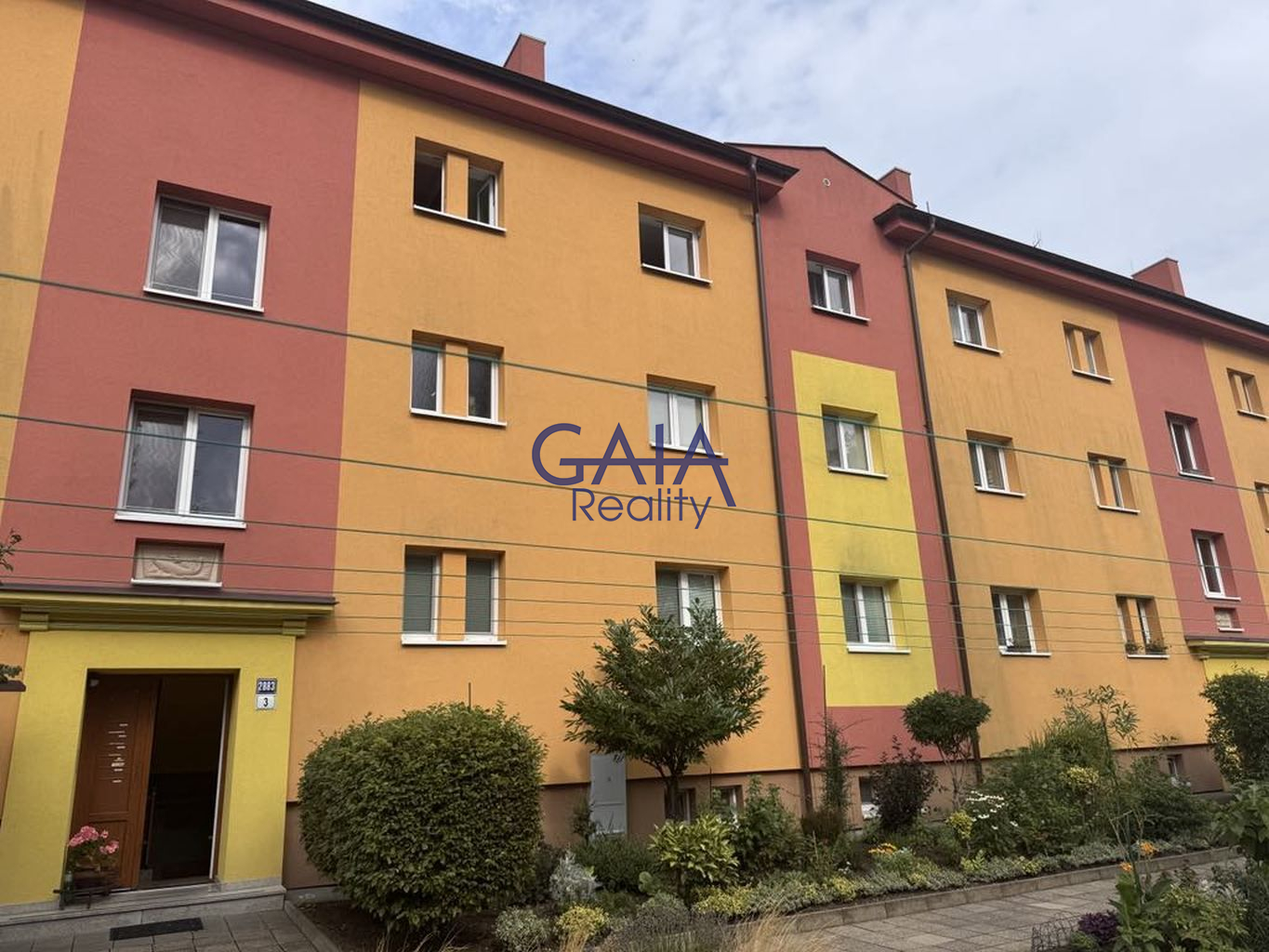 Pronájem krásného bytu 2+1 v klidné části města - titulní obrázek--
