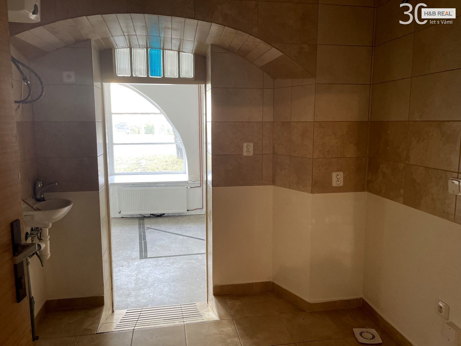 Pronájem komerč. prostoru (obchod, kanc., 43m2, Drahotuše) - obrázek č.3