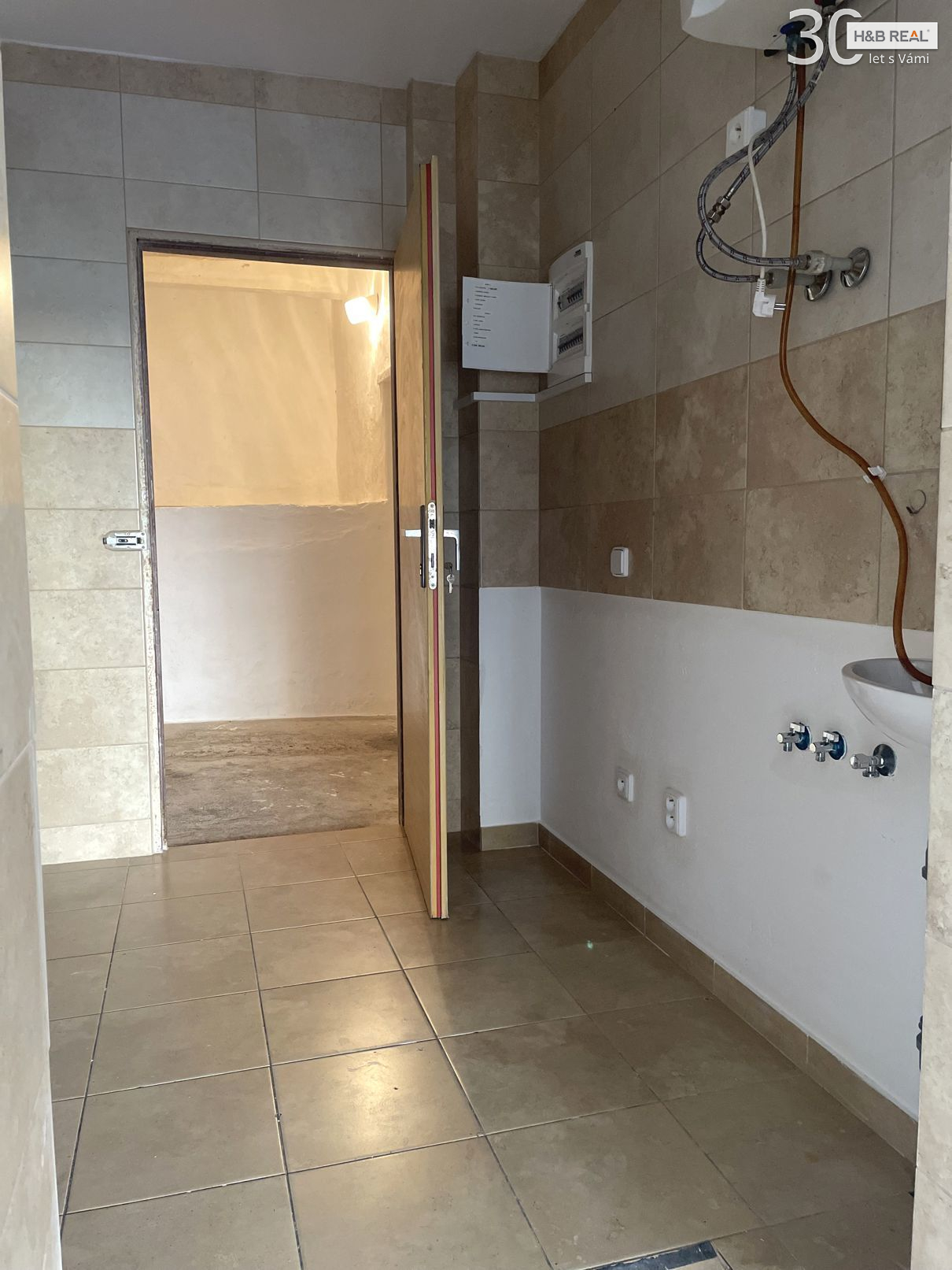 Pronájem komerč. prostoru (obchod, kanc., 43m2, Drahotuše) - obrázek č.4