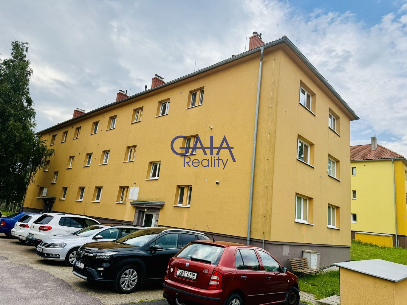 Prodej bytu 2+1 v cihlovém domě - titulní obrázek--
