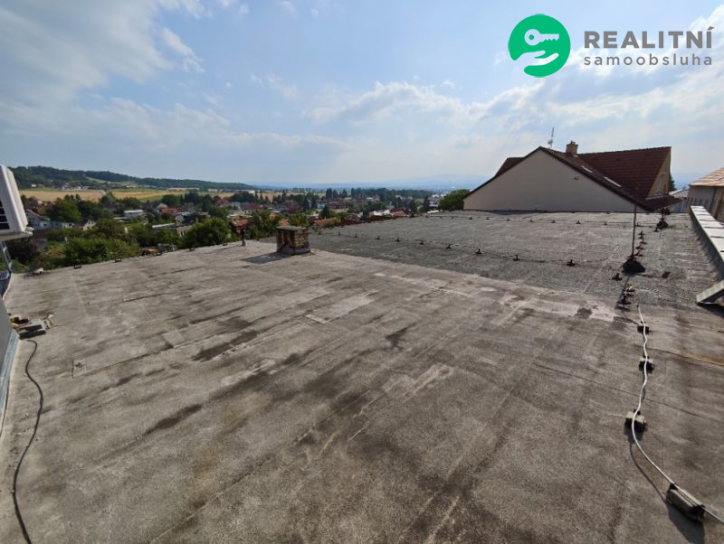 Obchodní prostor + byt + střešní byty - Rudolfov - Č.B. - obrázek č.23