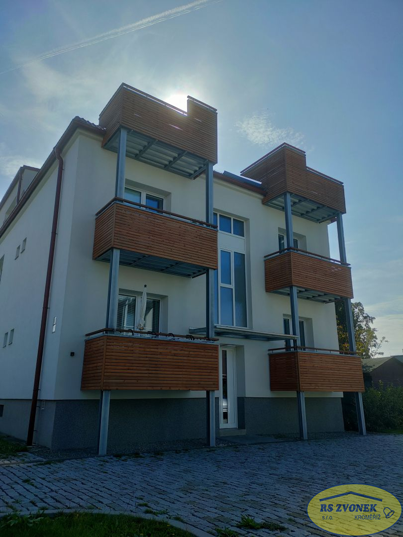 Pronájem BOV 3+kk, Národních Bojovníků, Holešov - titulní obrázek--