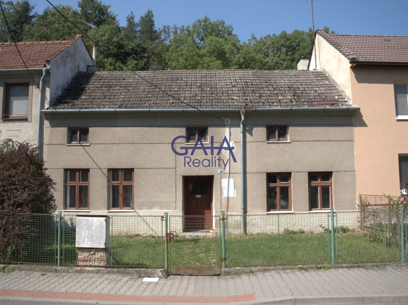 Začněte novou kapitolu bydlení – pozemek s domem - titulní obrázek--