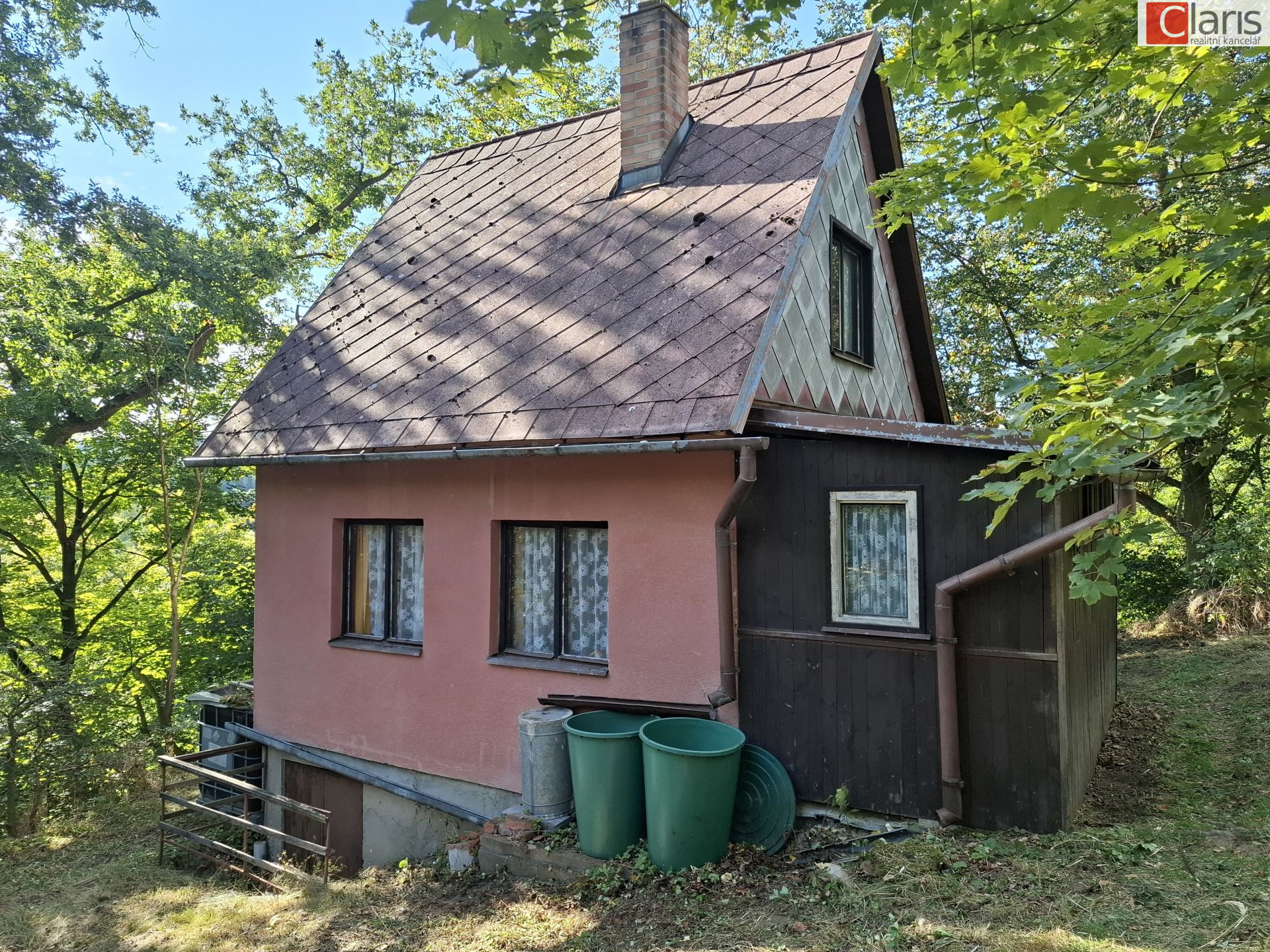 Prodej rekreační chaty Číchov s pozemky - titulní obrázek--