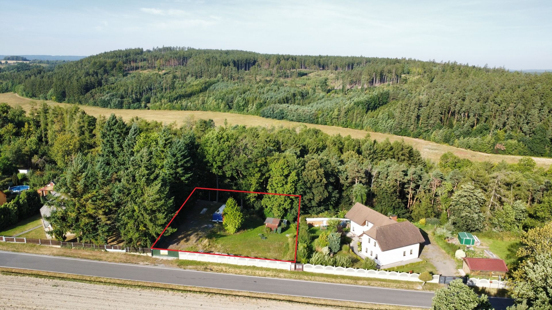 Stavební pozemek 1001m2, Chrast - Skála, okr. Chrudim - titulní obrázek--